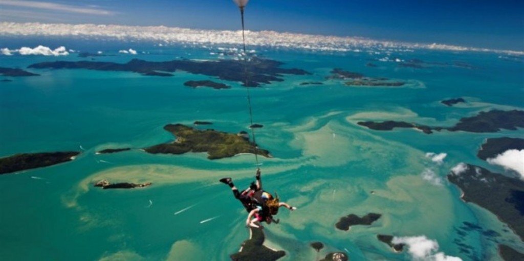 catamaran hire mission beach why airlie beach should be your base to the whitsunday islands catamaran hire mission beach why airlie beach should be your base to the whitsunday islands
