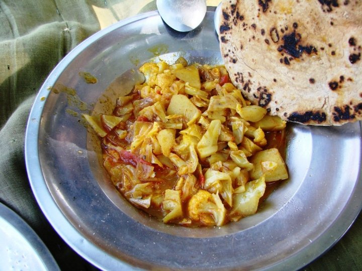 Jaisalmer camel safari - cabbage curry and chappatis for lunch